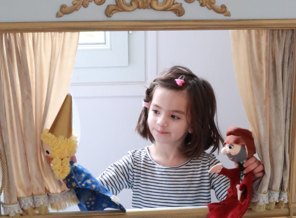 DIY théâtre de marionnettes en bois, une création originale de Zaichik-DIY